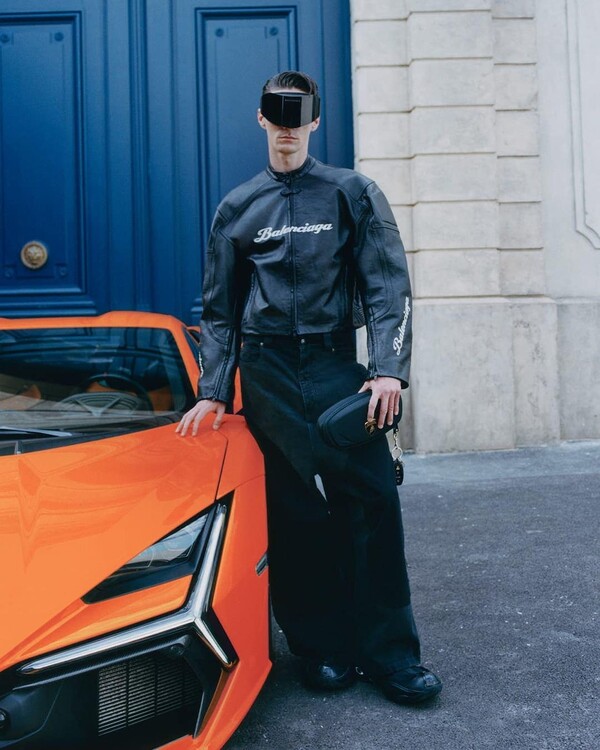 Campanie Balenciaga Lamborghini1