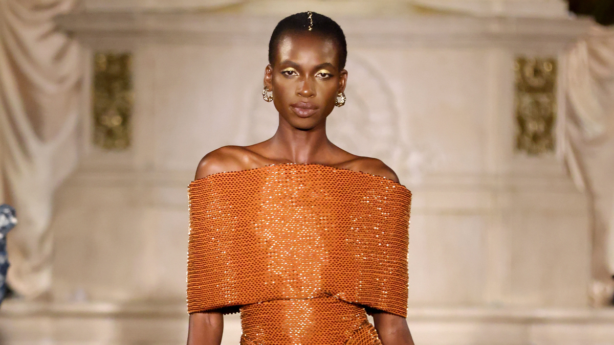 Christian Siriano cu o colecție scoasă direct din Dune