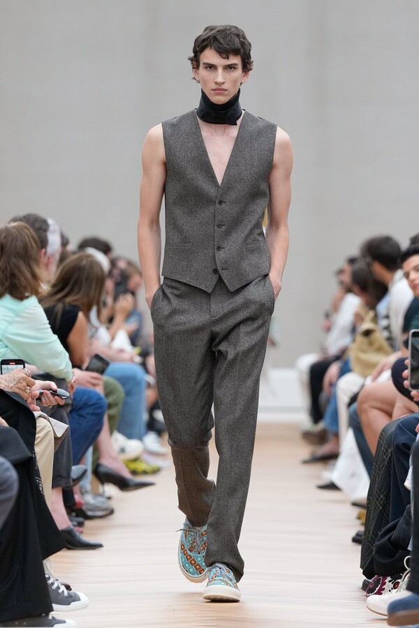 Jonathan Anderson pentru Dior10