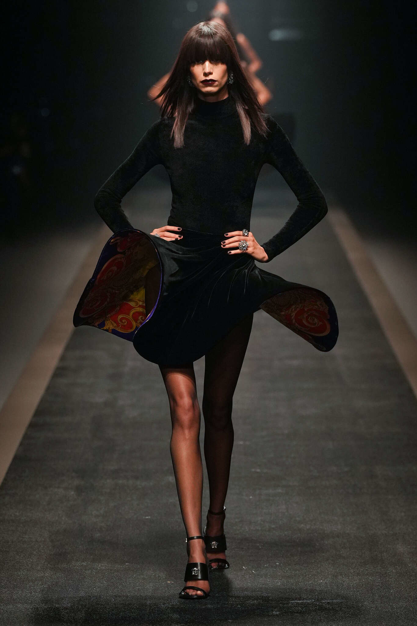 Cel mai recent spectacol Versace5