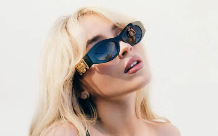 Biggie Versace Eyewear revine &icirc;n noua campanie