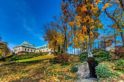 Palatul Odrowąż toamna
