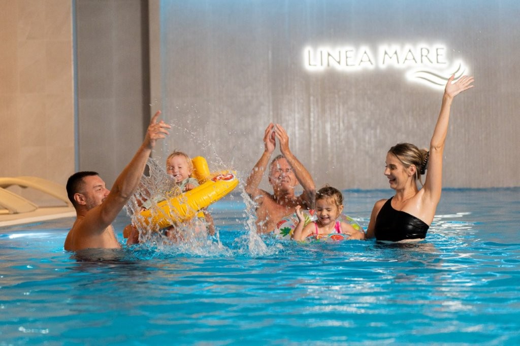 Piscină Linea Mare