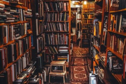 Saint Laurent Babylone cea mai elegantă librărie