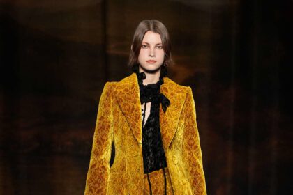 Spectacol Burberry la Săptămâna Modei de la Londra