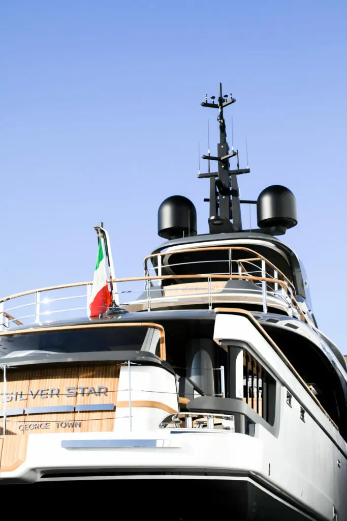 Armani Admiral2 iaht