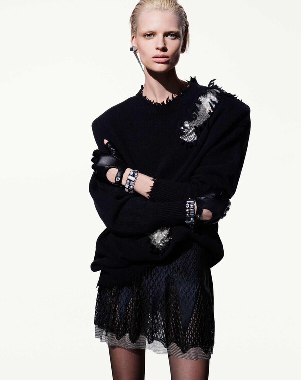 Cel mai recent lookbook Versace