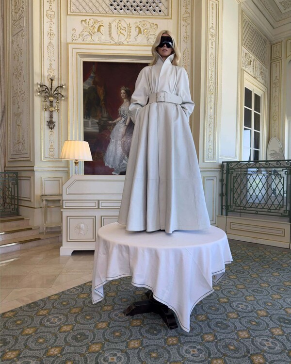 Campanie Balenciaga cu Claudia Schiffer9