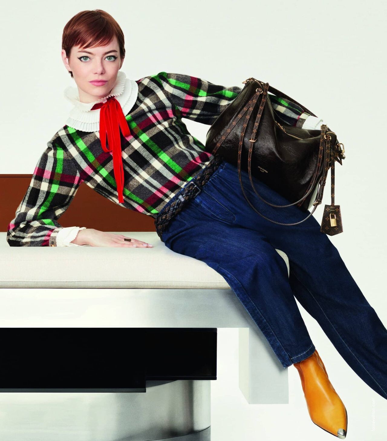 Emma Stone într-o sesiune Louis Vuitton4