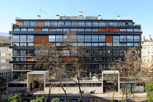 Proprietăți imobiliare &icirc;n Geneva