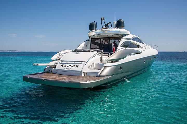 Iaht inteligent de lux