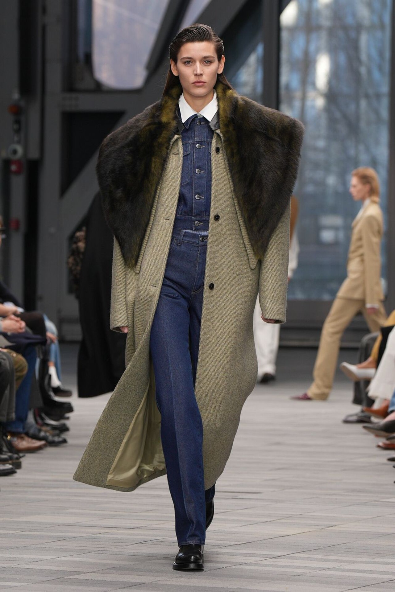 Calvin Klein &Icirc;ntre Mit și Prezent7