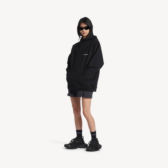 Care este prețul pantofilor Balenciaga