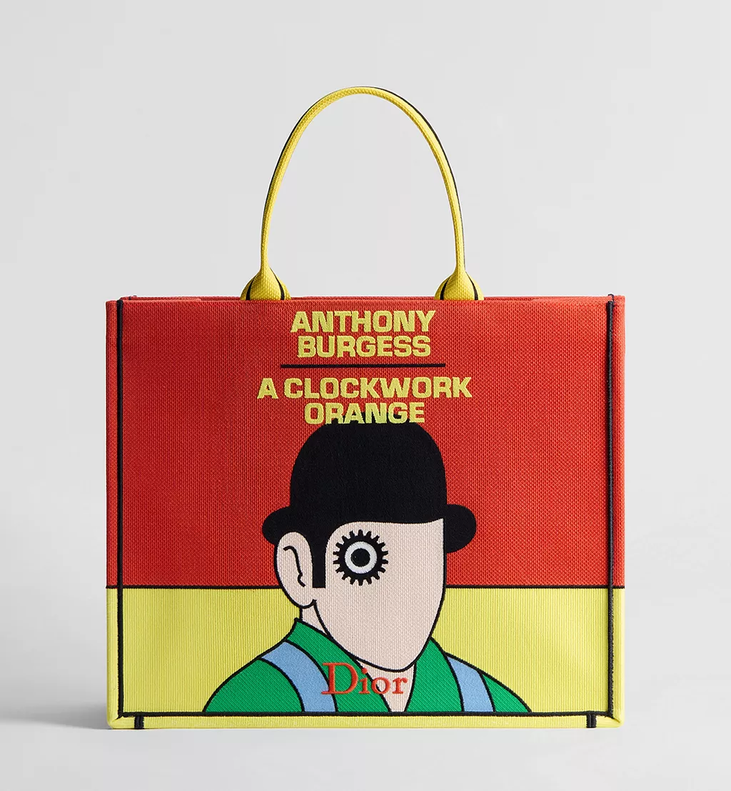 Dior Book Tote Când Cartea Devine Modă113