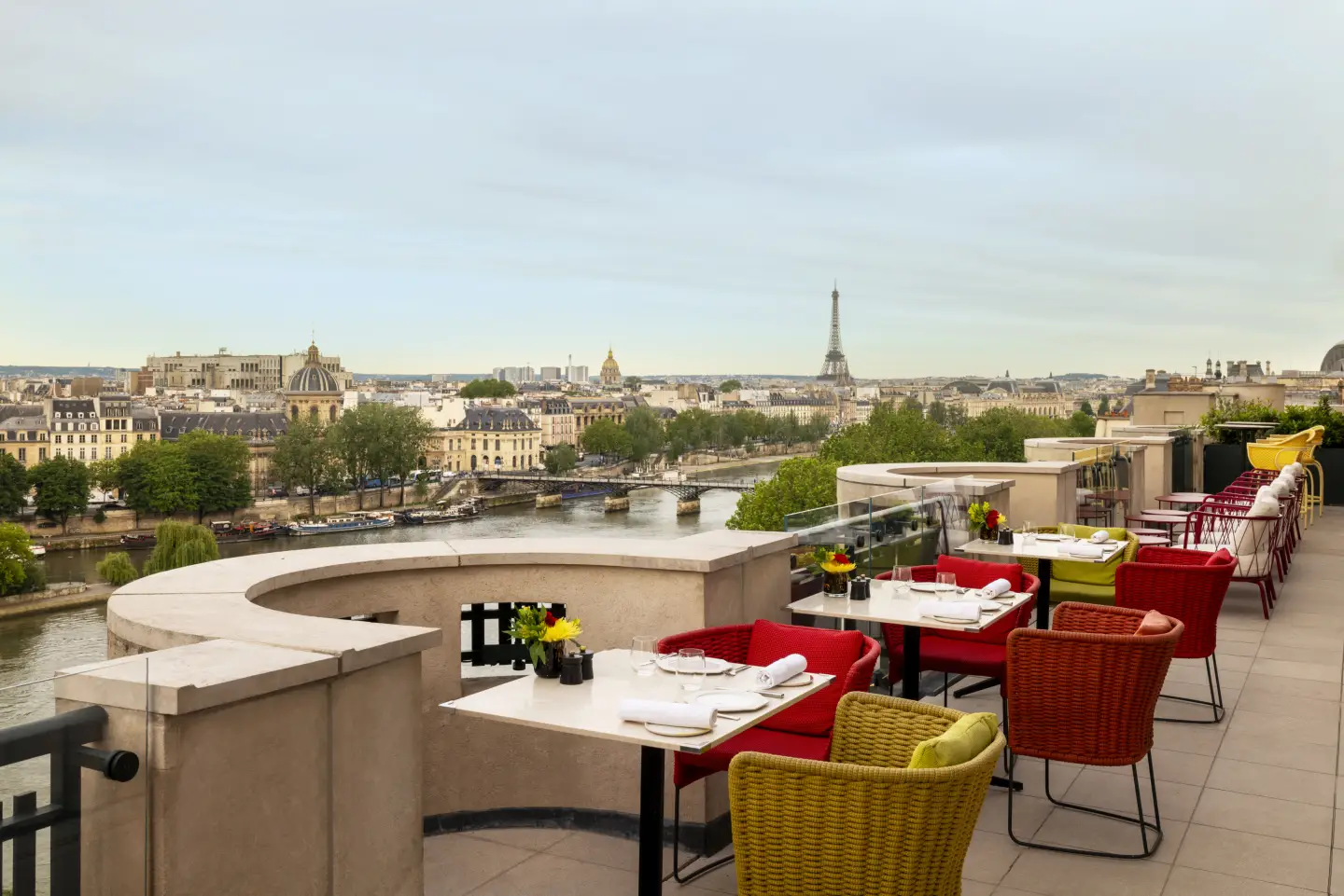 Hoteluri care au mai mult de 5 stele? Prestigiu și lux direct din Franța – Cheval Blanc Paris
